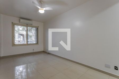 Sala de apartamento para alugar com 3 quartos, 110m² em Floresta, Porto Alegre