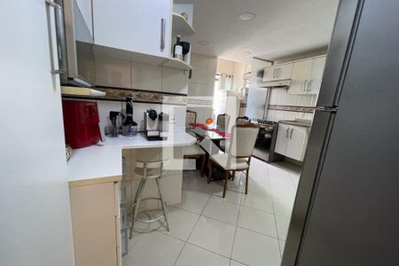 Apartamento para alugar com 150m², 3 quartos e 3 vagas Apartamento para alugar com 150m², 3 quartos e 3 vagasCozinha