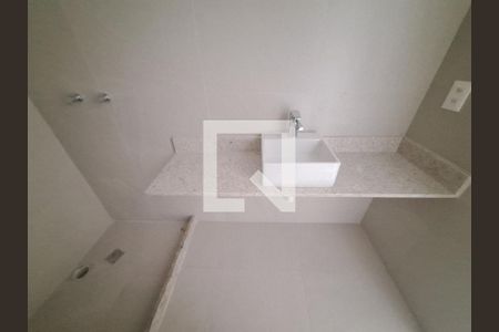 Banheiro de apartamento para alugar com 1 quarto, 63m² em Laranjeiras, Rio de Janeiro