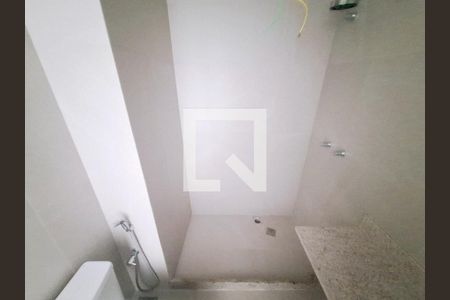 Banheiro de apartamento para alugar com 1 quarto, 63m² em Laranjeiras, Rio de Janeiro