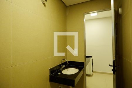 Banheiro de kitnet/studio para alugar com 1 quarto, 21m² em Boa Vista, Belo Horizonte