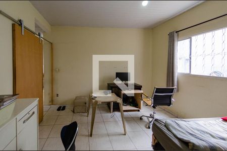 Quarto 1 de casa para alugar com 3 quartos, 140m² em Álvaro Camargos, Belo Horizonte