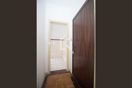 Corredor de apartamento à venda com 1 quarto, 45m² em Azenha, Porto Alegre