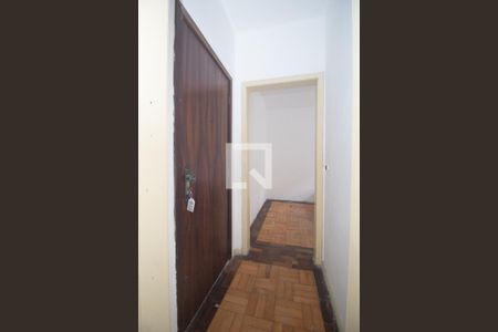 Corredor de apartamento à venda com 1 quarto, 45m² em Azenha, Porto Alegre