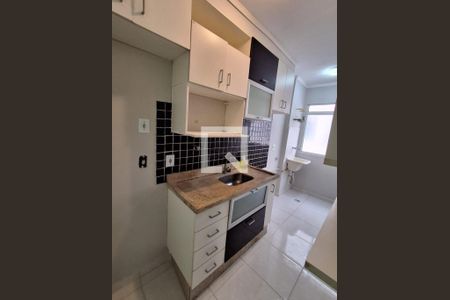 Foto 04 de apartamento à venda com 2 quartos, 52m² em Parque Pinheiros, Taboão da Serra