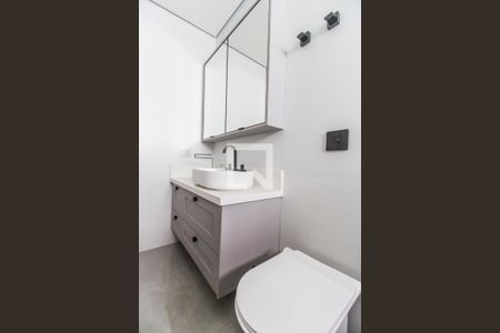 Casa de condomínio à venda com 380m², 3 quartos e 4 vagas Casa de condomínio à venda com 380m², 3 quartos e 4 vagasBanheiro da Suíte 1