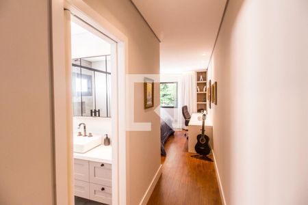 Casa de condomínio à venda com 380m², 3 quartos e 4 vagas Casa de condomínio à venda com 380m², 3 quartos e 4 vagasSuíte 3