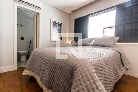 Casa de condomínio à venda com 380m², 3 quartos e 4 vagas Casa de condomínio à venda com 380m², 3 quartos e 4 vagasSuíte 2