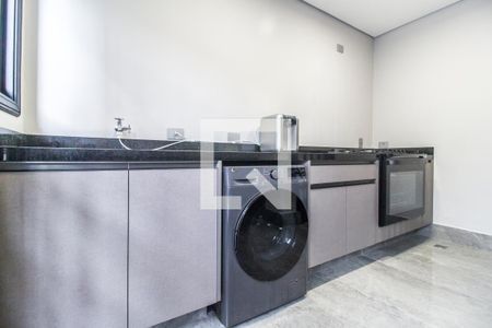 Casa de condomínio à venda com 380m², 3 quartos e 4 vagas Casa de condomínio à venda com 380m², 3 quartos e 4 vagasÁrea de Serviço