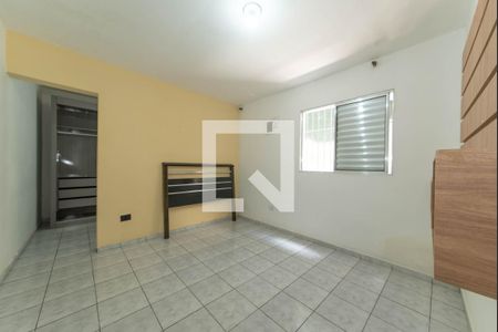 Quarto 1 de casa para alugar com 2 quartos, 62m² em Vila Fachini, São Paulo