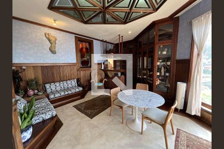 Casa de condomínio à venda com 816m², 4 quartos e 4 vagas