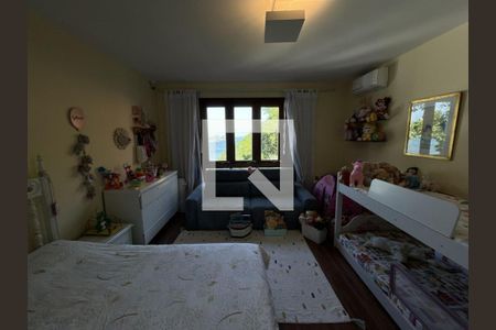 Casa de condomínio à venda com 816m², 4 quartos e 4 vagas