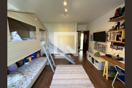 Casa de condomínio à venda com 816m², 4 quartos e 4 vagas