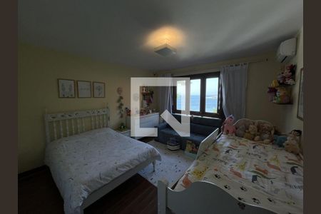 Casa de condomínio à venda com 816m², 4 quartos e 4 vagas