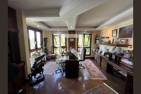 Casa de condomínio à venda com 816m², 4 quartos e 4 vagas