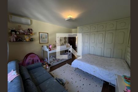 Casa de condomínio à venda com 816m², 4 quartos e 4 vagas