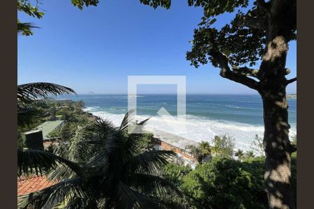 Casa de condomínio à venda com 816m², 4 quartos e 4 vagas