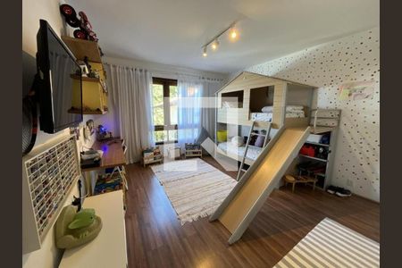 Casa de condomínio à venda com 816m², 4 quartos e 4 vagas