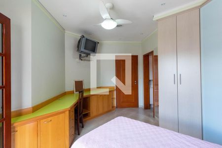 Quarto Suíte 1 de casa à venda com 3 quartos, 560m² em Vila Granada, São Paulo