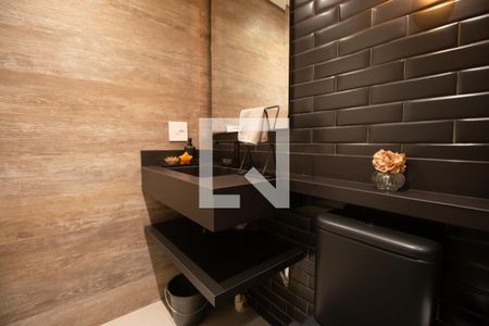 Banheiro de apartamento à venda com 2 quartos, 71m² em Santo Amaro, São Paulo