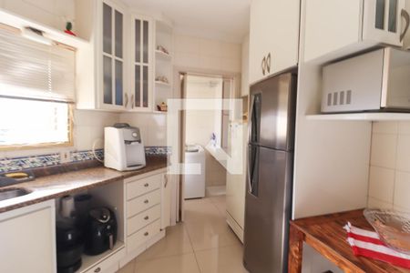 Apartamento à venda com 231m², 3 quartos e 2 vagas Apartamento à venda com 231m², 3 quartos e 2 vagasCozinha
