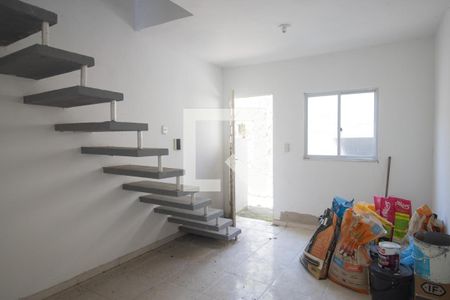 Sala de casa para alugar com 2 quartos, 60m² em Rocha, São Gonçalo