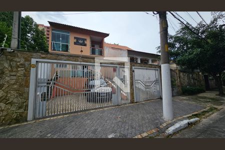 Casa de condomínio à venda com 80m², 3 quartos e 1 vaga Casa de condomínio à venda com 80m², 3 quartos e 1 vagaFachada