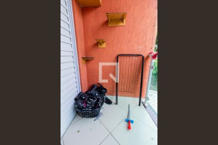 Casa de condomínio à venda com 80m², 3 quartos e 1 vaga Casa de condomínio à venda com 80m², 3 quartos e 1 vagaVaranda