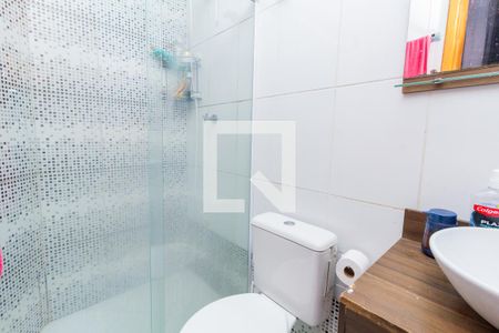 Casa de condomínio à venda com 80m², 3 quartos e 1 vaga Casa de condomínio à venda com 80m², 3 quartos e 1 vagaBanheiro da suíte 1