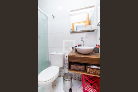 Casa de condomínio à venda com 80m², 3 quartos e 1 vaga Casa de condomínio à venda com 80m², 3 quartos e 1 vagaBanheiro da suíte 1