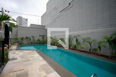 Studio à venda com 26m², 1 quarto e sem vaga Studio à venda com 26m², 1 quarto e sem vagaÁrea Comum - Piscina
