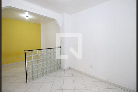 Sala 1 de casa para alugar com 2 quartos, 70m² em Osvaldo Cruz, Rio de Janeiro