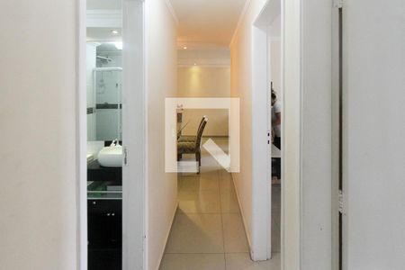 Corredor de apartamento à venda com 3 quartos, 71m² em Vila Bancaria, São Paulo