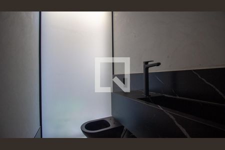 Lavabo de casa de condomínio para alugar com 4 quartos, 350m² em Barra da Tijuca, Rio de Janeiro