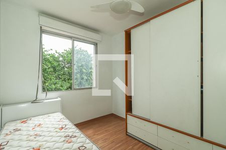 Quarto 2 de apartamento para alugar com 2 quartos, 49m² em Petrópolis, Porto Alegre