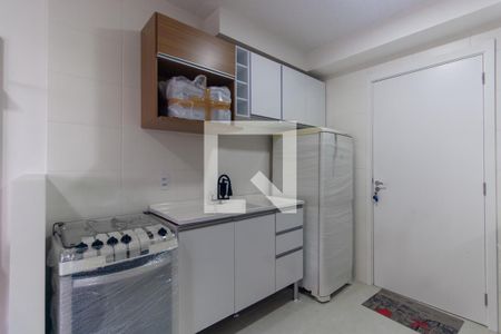 Cozinha de apartamento para alugar com 2 quartos, 33m² em Vila Ema, São Paulo