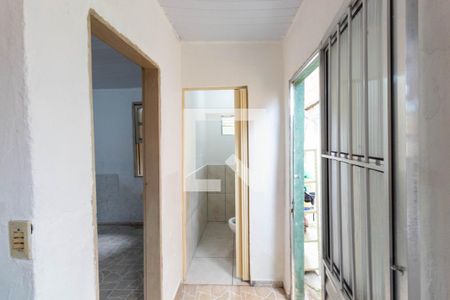 Banheiro Corredor de casa para alugar com 1 quarto, 28m² em Jardim de Lorenzo, São Paulo