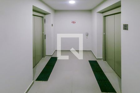 Apartamento para alugar com 37m², 2 quartos e sem vaga Apartamento para alugar com 37m², 2 quartos e sem vagaHall de entrada