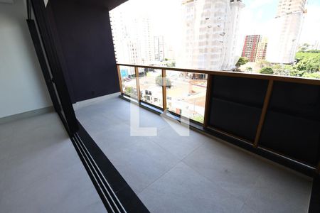 Sala - Sacada de apartamento para alugar com 3 quartos, 170m² em Cambuí, Campinas