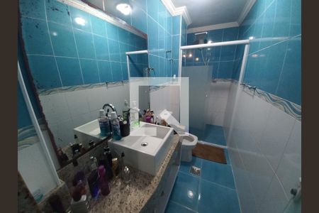 Banheiro de apartamento para alugar com 1 quarto, 45m² em Centro, São Vicente