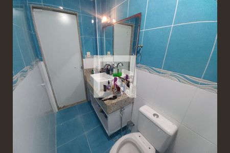 Banheiro de apartamento para alugar com 1 quarto, 45m² em Centro, São Vicente