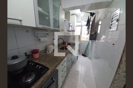 Cozinha de apartamento para alugar com 1 quarto, 45m² em Centro, São Vicente