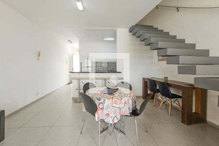 Sala de apartamento para alugar com 2 quartos, 100m² em Jardim Las Palmas, Guarujá