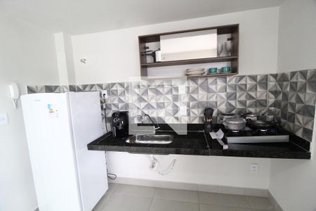 Cozinha de kitnet/studio para alugar com 1 quarto, 33m² em Umuarama, Uberlândia