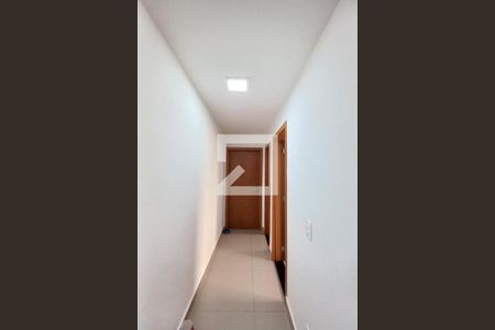 Corredor de apartamento para alugar com 1 quarto, 34m² em Parque Industrial, Campinas