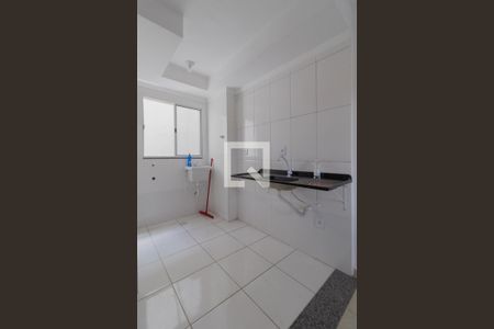 Sala/Cozinha/Área de Serviço de apartamento à venda com 2 quartos, 37m² em Vila Granada, São Paulo