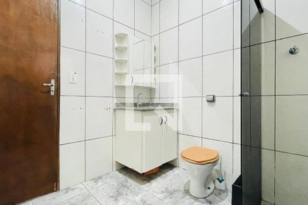 Banheiro de casa para alugar com 2 quartos, 80m² em Jardim Santa Emilia, Guarulhos