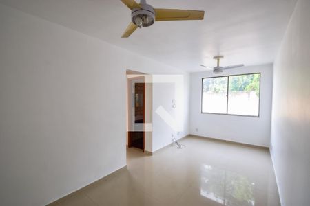 Sala de apartamento para alugar com 2 quartos, 50m² em Pilares, Rio de Janeiro