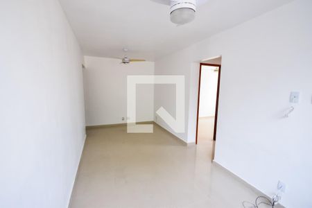 Sala de apartamento para alugar com 2 quartos, 50m² em Pilares, Rio de Janeiro