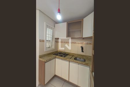 Sala/Cozinha de casa de condomínio à venda com 2 quartos, 72m² em Niterói, Canoas